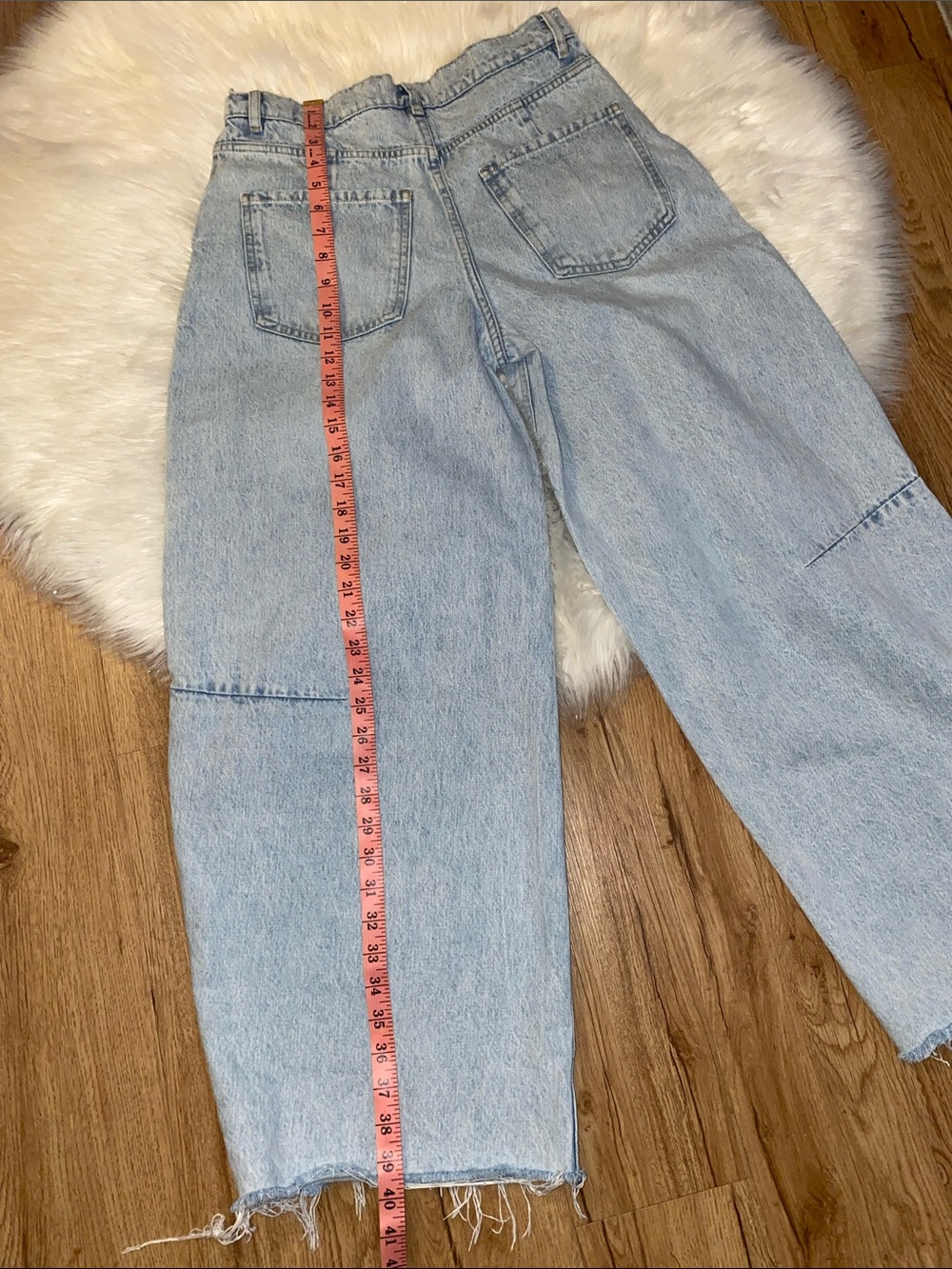 ZARA 6 Light Wash Women's High-Rise Wide Leg Jeans